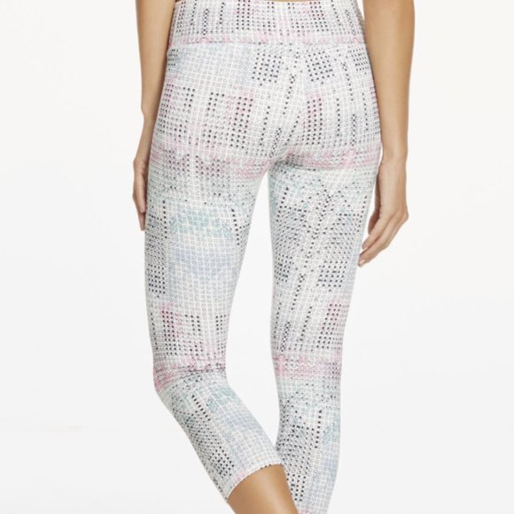 FABLETICS Salar Crop Leggings (Arctic print) - Picture 2 of 3